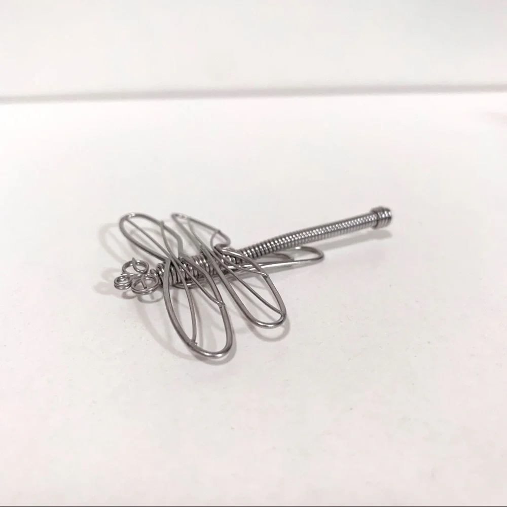 Hold Large Special Dragonfly Paperclip space marker